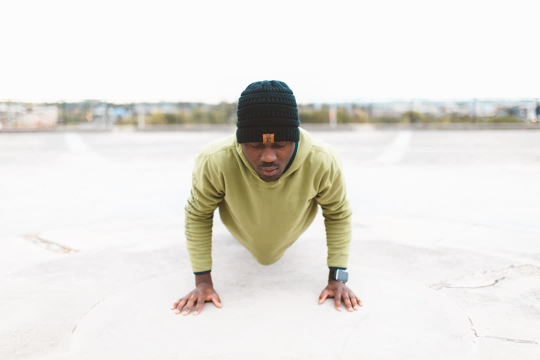 7 Amazing Push Up Benefits for Beginners 1 Men doing push ups